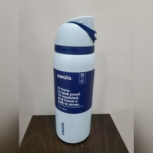 Owala FreeSip Stainless Steel Water Bottle / 32oz / Color: Snow Blue